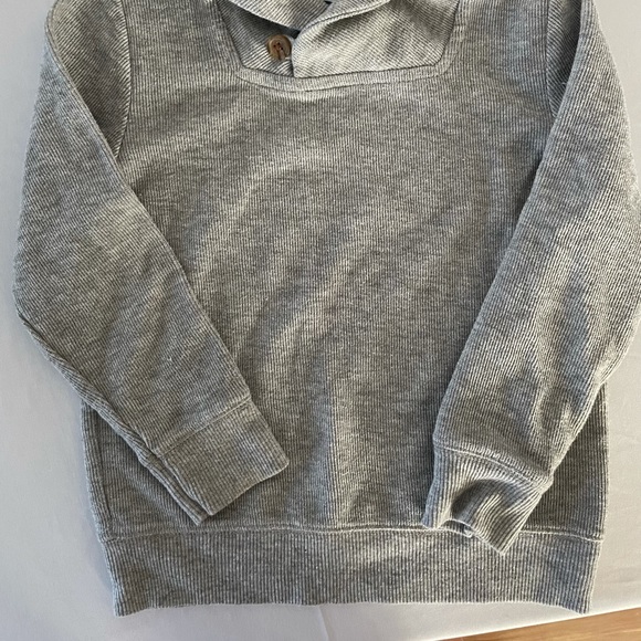 Boys Old Navy Pull Over Sweater - Picture 2 of 3